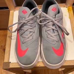 Size 5.5 youth Nike KD Vulc shoes